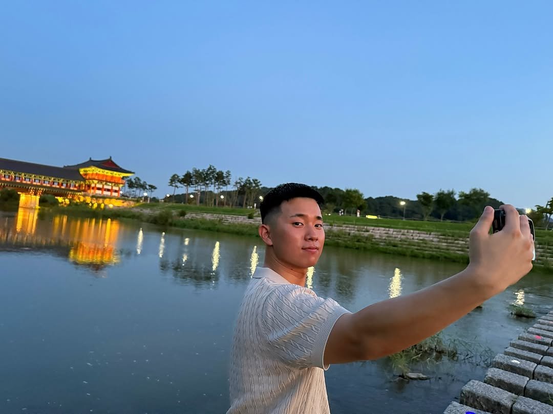 Photo by TATSUKI on September 03, 2025. May be an image of 1 person, lantern, temple and text.