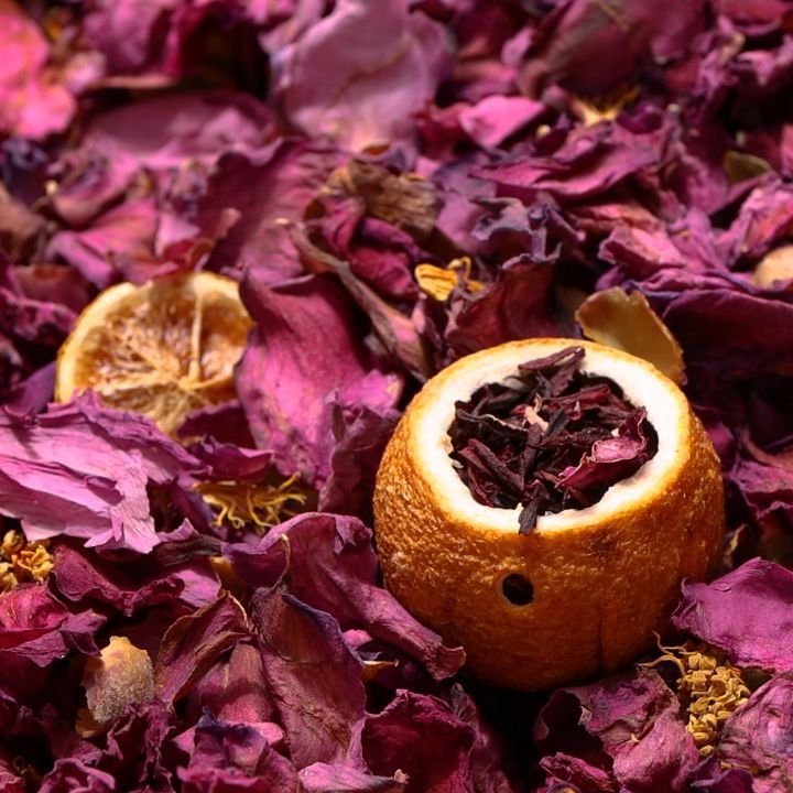 tea_maker_lj 게시물 이미지: 꽃보면서 일하시는게 좋으다
[재보작가]

#규래차#동백꽃