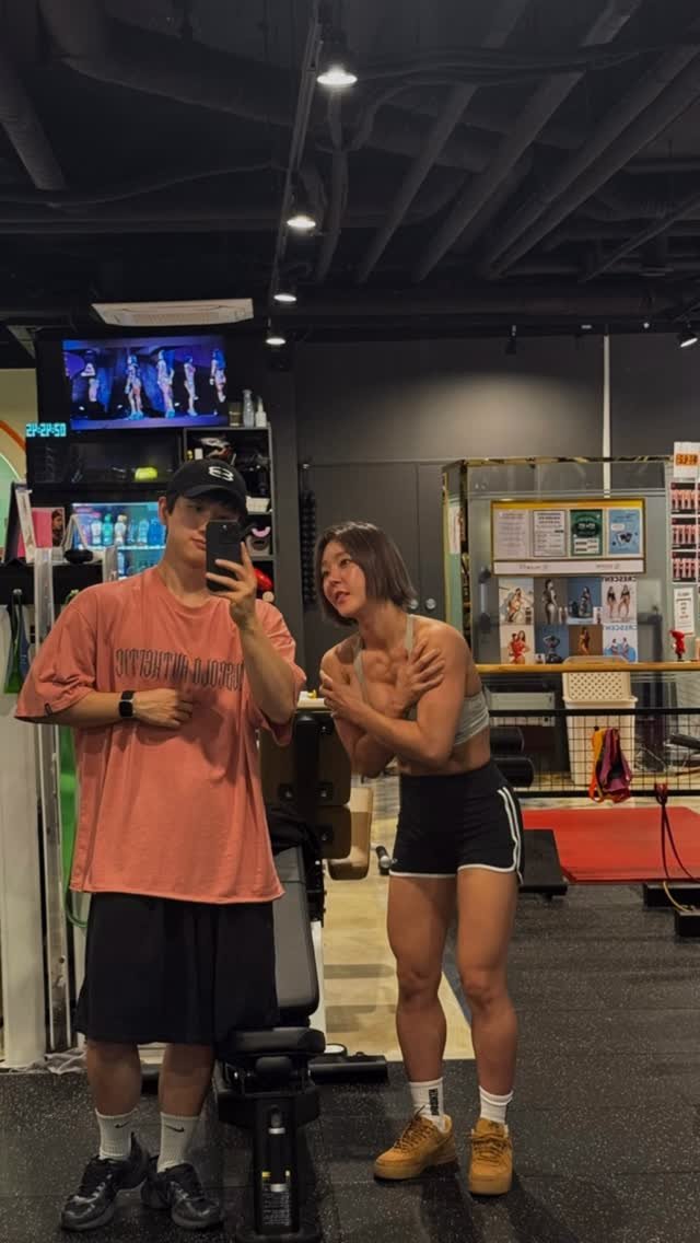 team_gempress 게시물 이미지: #머스콜로
@muscolo_company 

무슨말이.필요없는 T샤쓰💗
내꺼 색상...