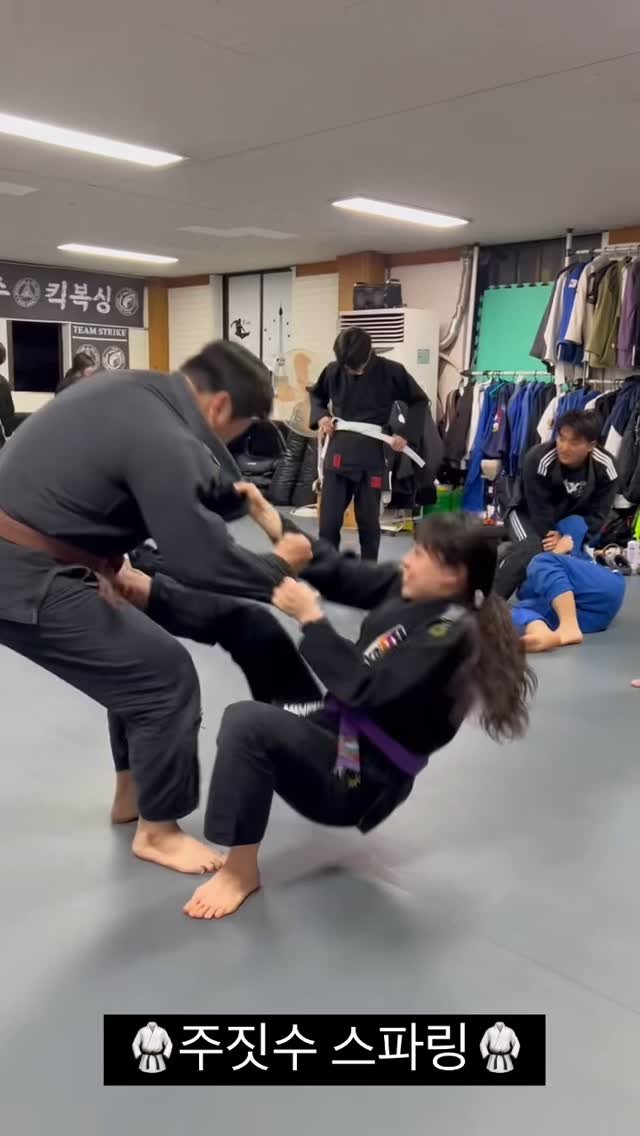 team_strike_pocheon 게시물 이미지: 🥋월요일은 주짓수 스파링으로 시작하기🥋