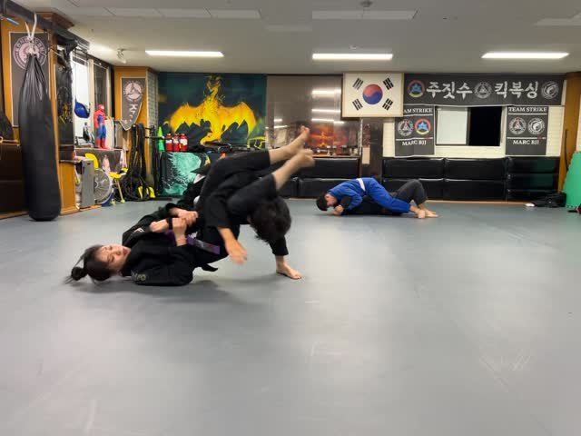 team_strike_pocheon 게시물 이미지: 주짓수 스파링 타임🥋