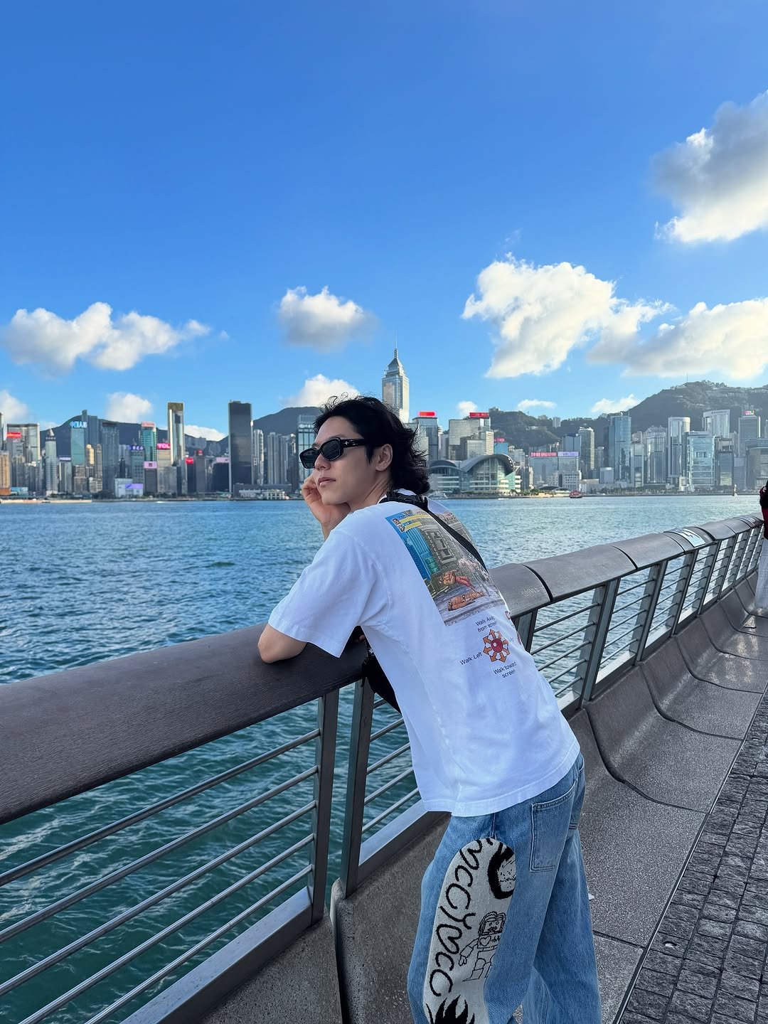 Photo by 차소년 | Tea | 티 소믈리에 on October 23, 2025. May be an image of Victoria Peak and text.