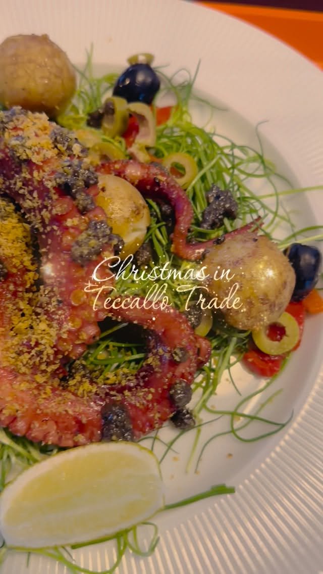 teccallo_trade 게시물 이미지: 즐거운 성탄절 보내세요 ❤️
메리 크리스마스 -:)
.
시골길 작은 정육점...