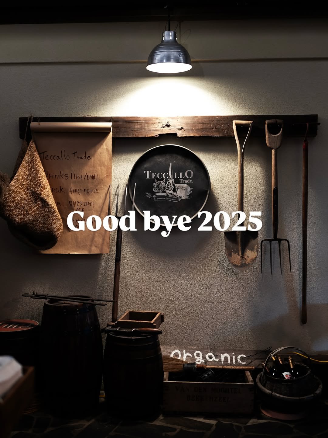 Photo by 때깔로무역 on December 30, 2025. May be an image of text that says 'TECÇaLLO CLLO Good bye Goodbye2025 2025 organic'.