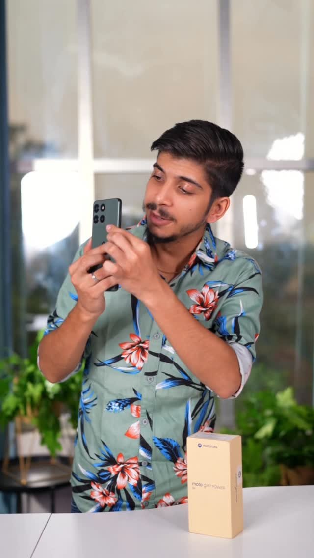 tech_iela 게시물 이미지: Don’t waste your money on wrong phone.❌

Moto...