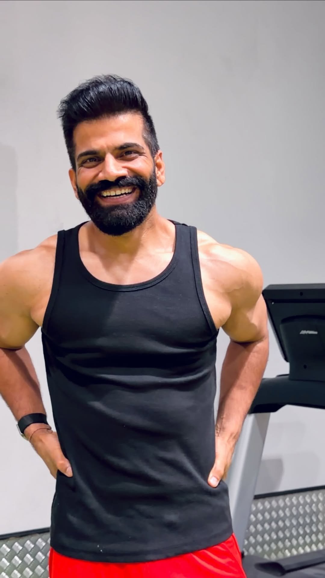 technicalguruji 게시물 이미지: Life mein bahut responsibilities uthani hai...