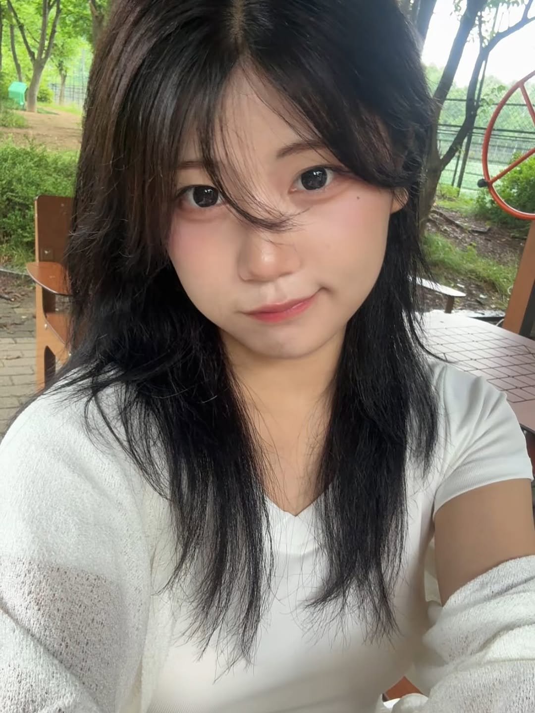 Photo by 티모짱 on June 25, 2025. May be a selfie of 1 person, hair and text.