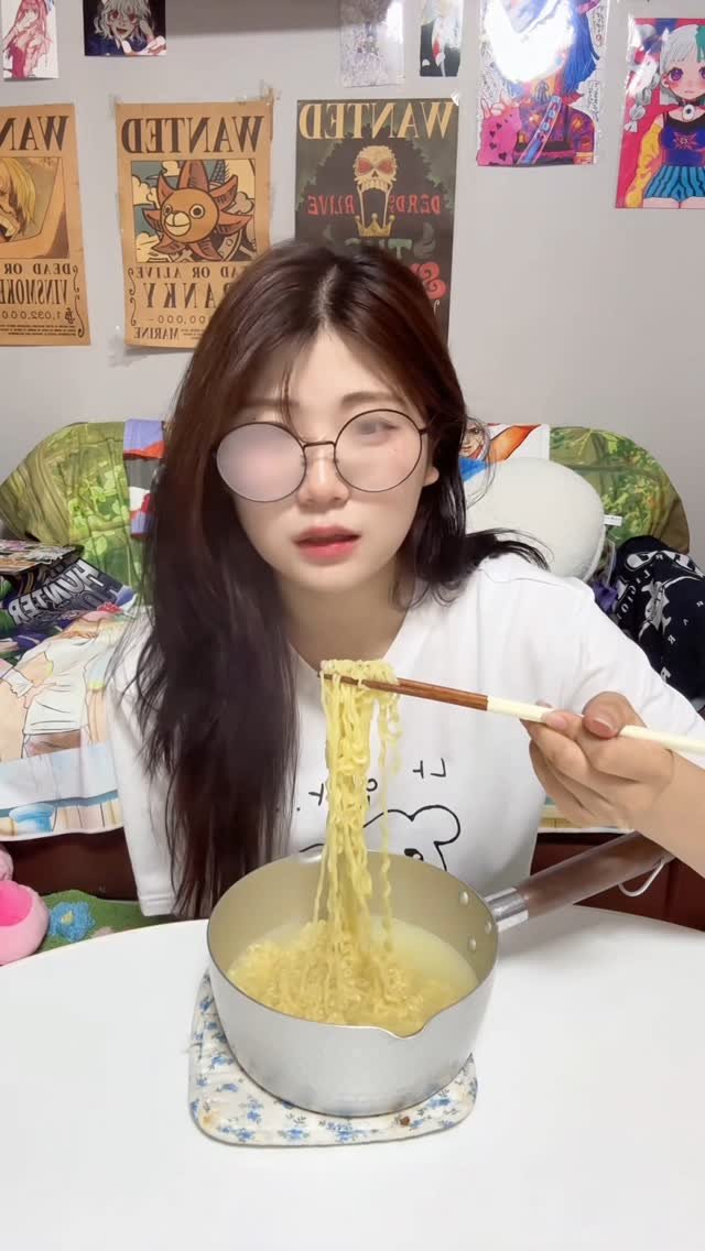 teemo0o_good 게시물 이미지: 안경 쓰거나 렌즈 끼는 대학생, 직장인들은 주목!
@modoodoc 🔥
현재 모두닥...