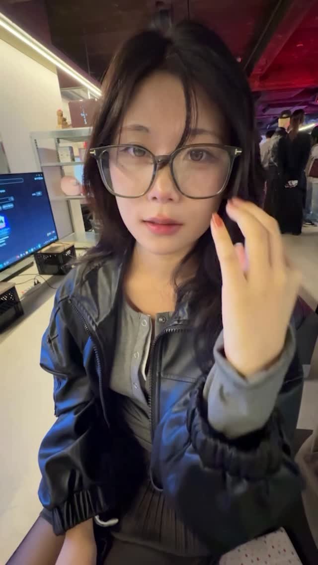 teemo0o_good 게시물 이미지: 그건 다른사람 리액션이잔아 티모티모야

#롤 #롤대녀 #티모짱