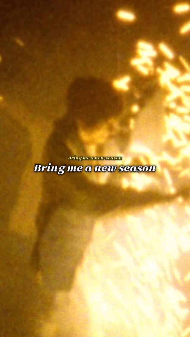 teen_mus1c 게시물 이미지: 스무살 처럼 불확실한 미래를 앞 둔 사람들에게 추천하는 청량 노래 🐳

💿...