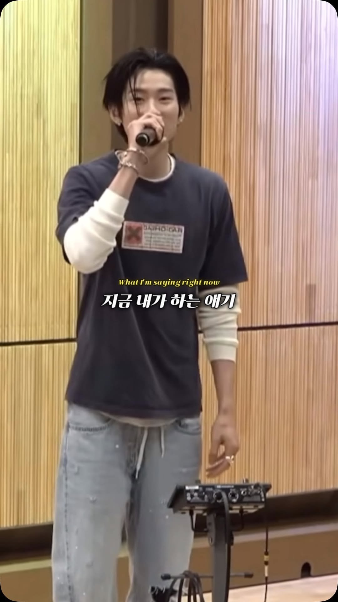 teen_mus1c 게시물 이미지: 나우아임영 노래 실력 ㄷㄷ 😮🎤

💿 2NE1 - Lonely

#나우아임영 #노래실력 #라이브