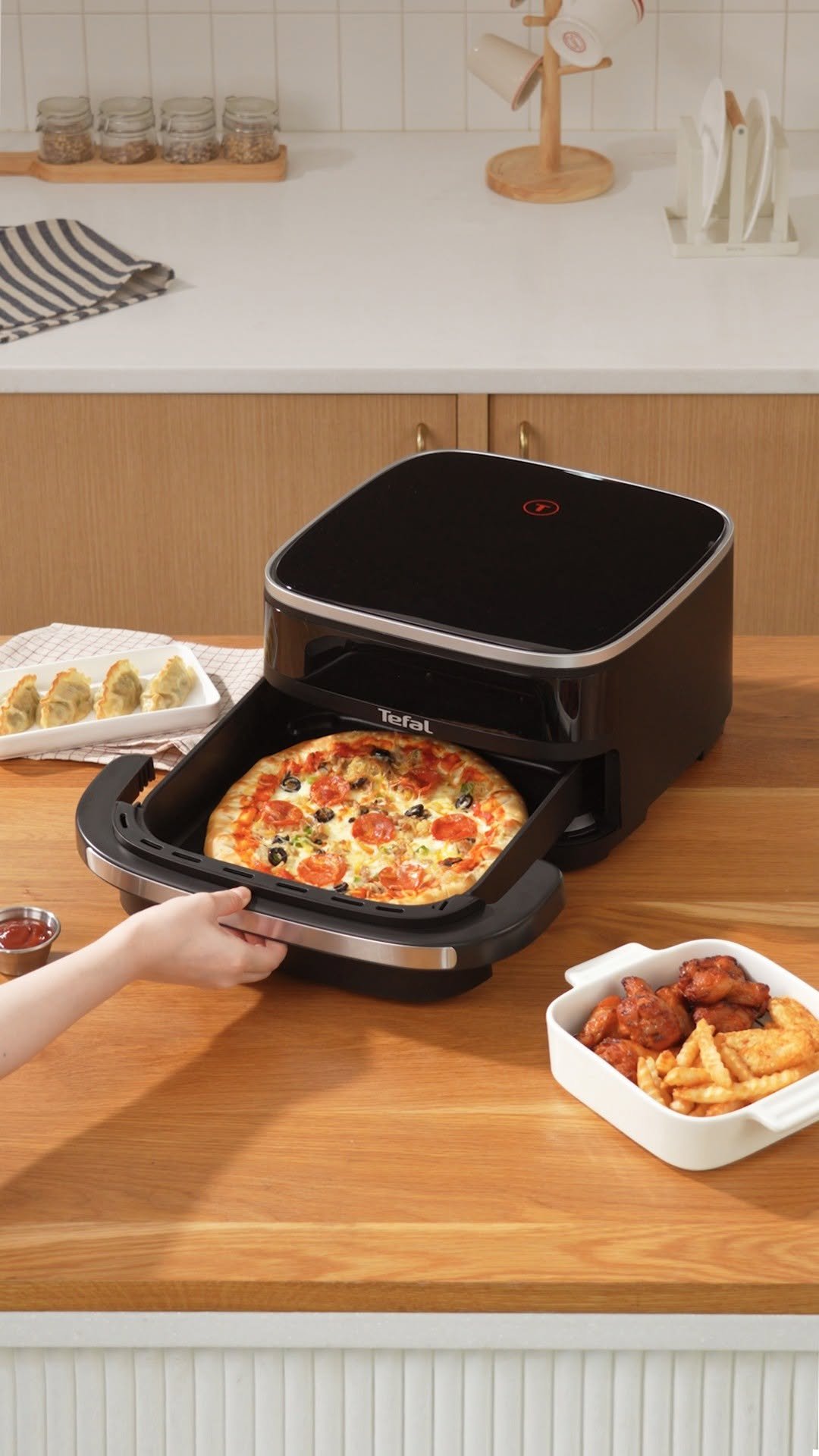 tefal_kr 게시물 이미지: 한 판 그대로 넣고 싶은데,​
바스켓에 넣다 찌그러져 본 적 있죠?😥​

​바스켓이...