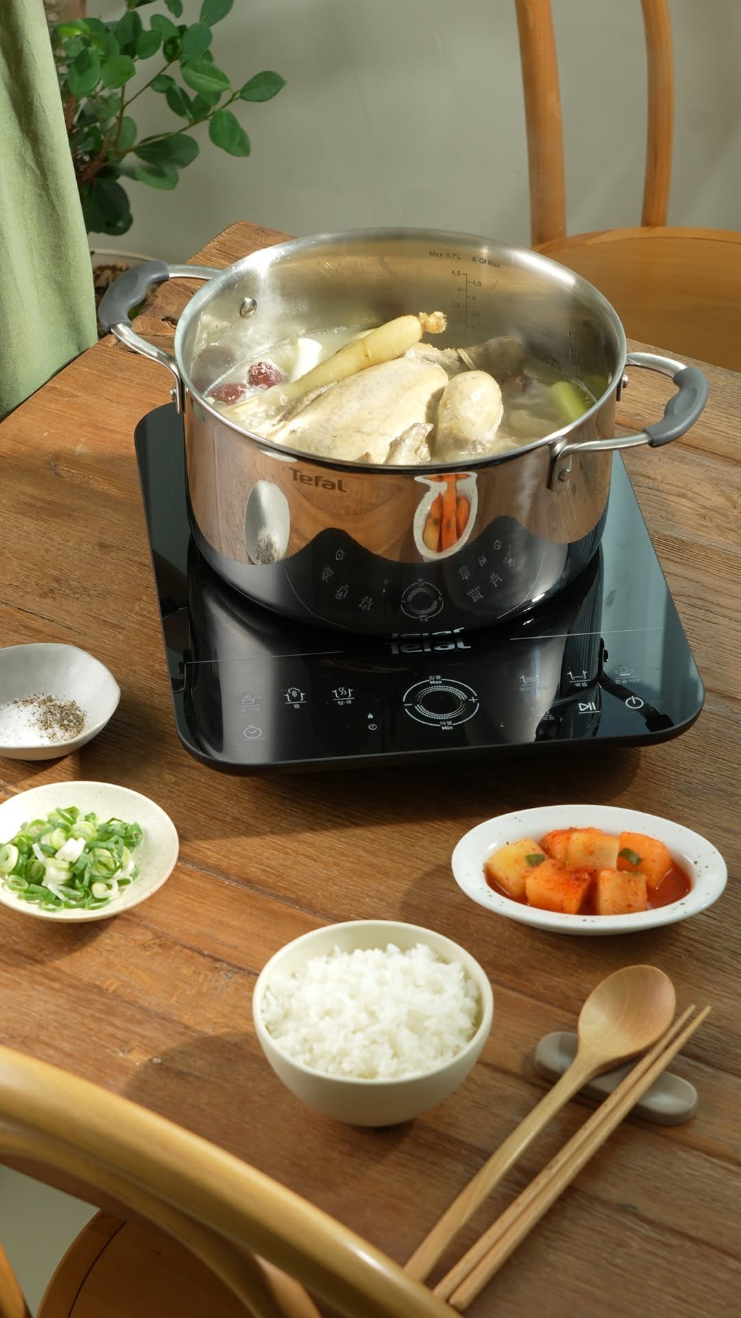 tefal_kr 게시물 이미지: 압력솥 없어도, 풍미 가득한 복날 삼계탕🐔✨ 
 
#테팔 #인텐시움통3중냄비 와...