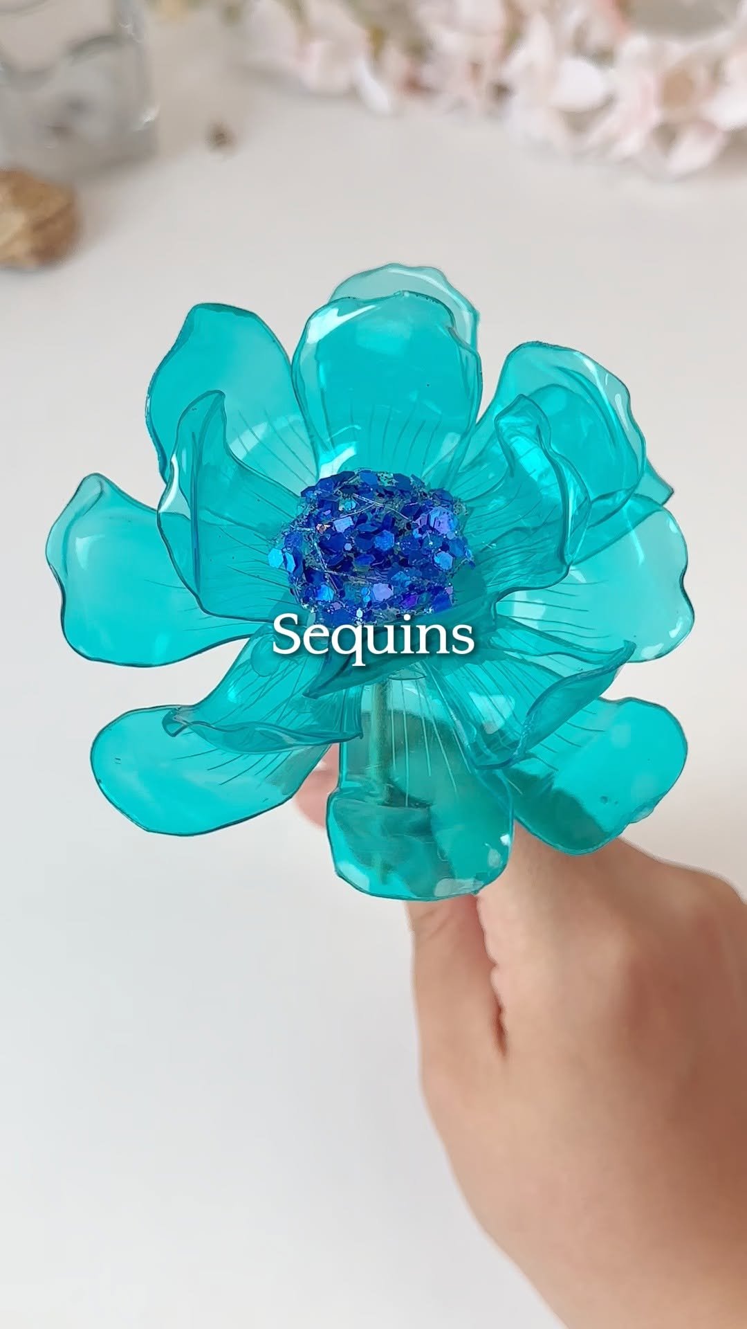 temu 게시물 이미지: Add colorful sparkle to DIY plastic flowers,...