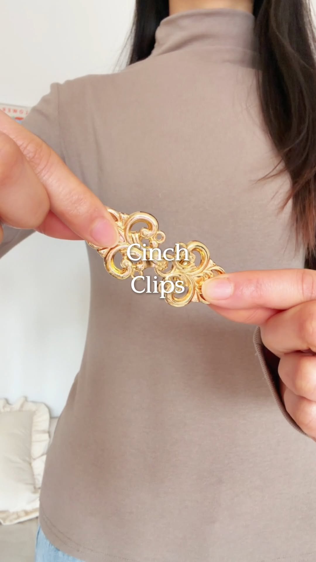 temu 게시물 이미지: Stylish clips that keep cardigans and shawls...