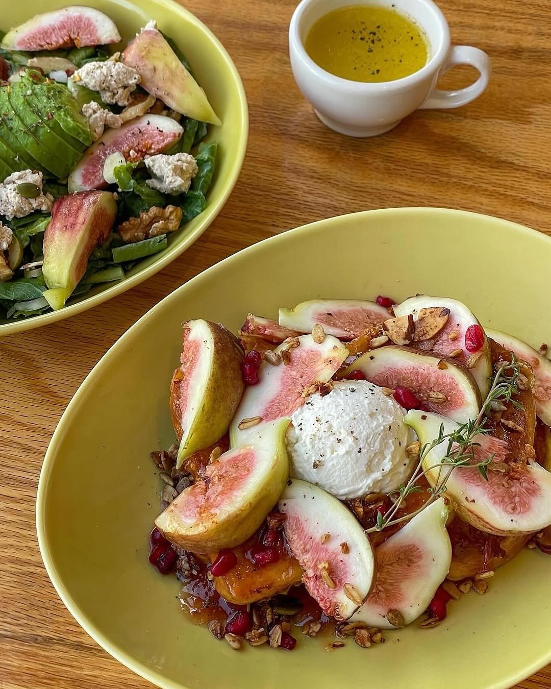 Photo shared by 송도 브런치 카페 테리토리 on September 30, 2025 tagging @territory_official_. May be an image of fig, poached egg, mozzarella, radish, salad and text.