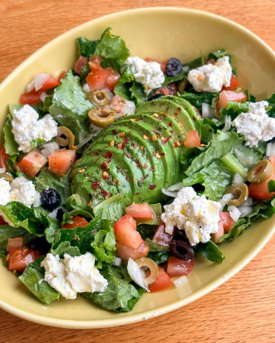 Photo by 송도 브런치 키친 테리토리 on January 31, 2026. May be an image of salad, avocado and text.