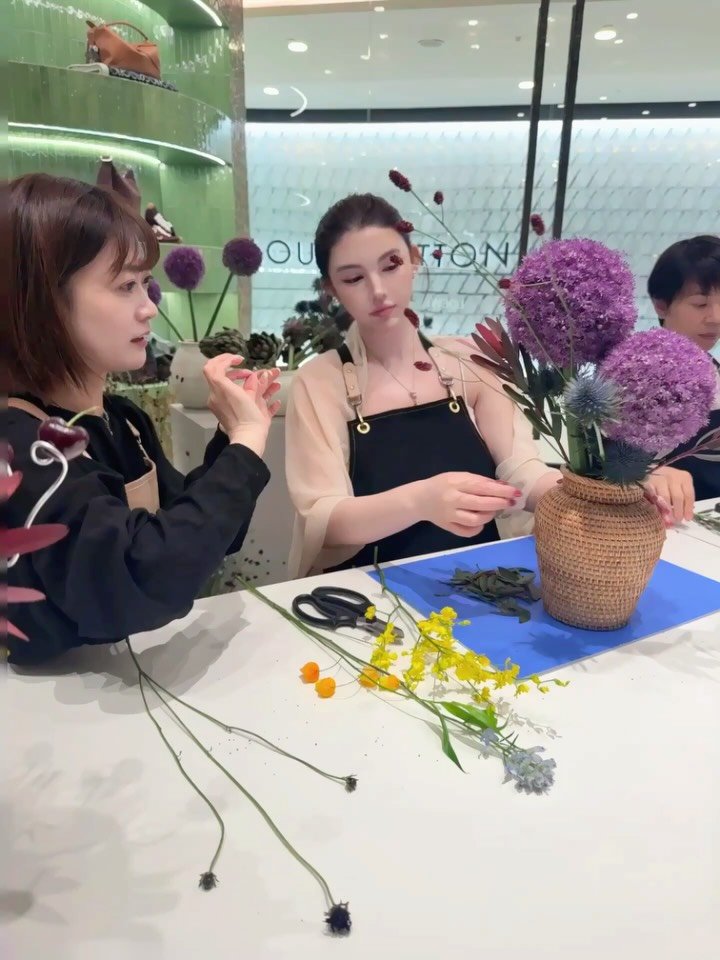 teyra0320 게시물 이미지: 灰姑娘掉一只鞋就能找到真爱  有人脱光衣服还要被骗感情