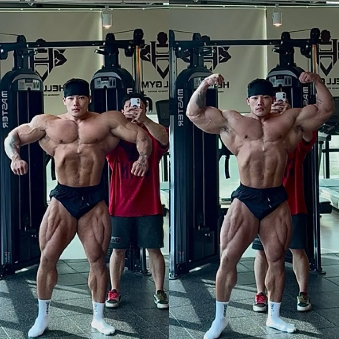 Photo shared by Phil (트포이) 🇰🇷 on September 30, 2025 tagging @hellsik_, @bodybuilderswithoutborders, @aj.kellyrobert, @beyondthestagetv_, @ifbbproleaguetaiwan, and @ifbb_pro_league_japan_pro. May be an image of 2 people, biceps, people bodybuilding and text.