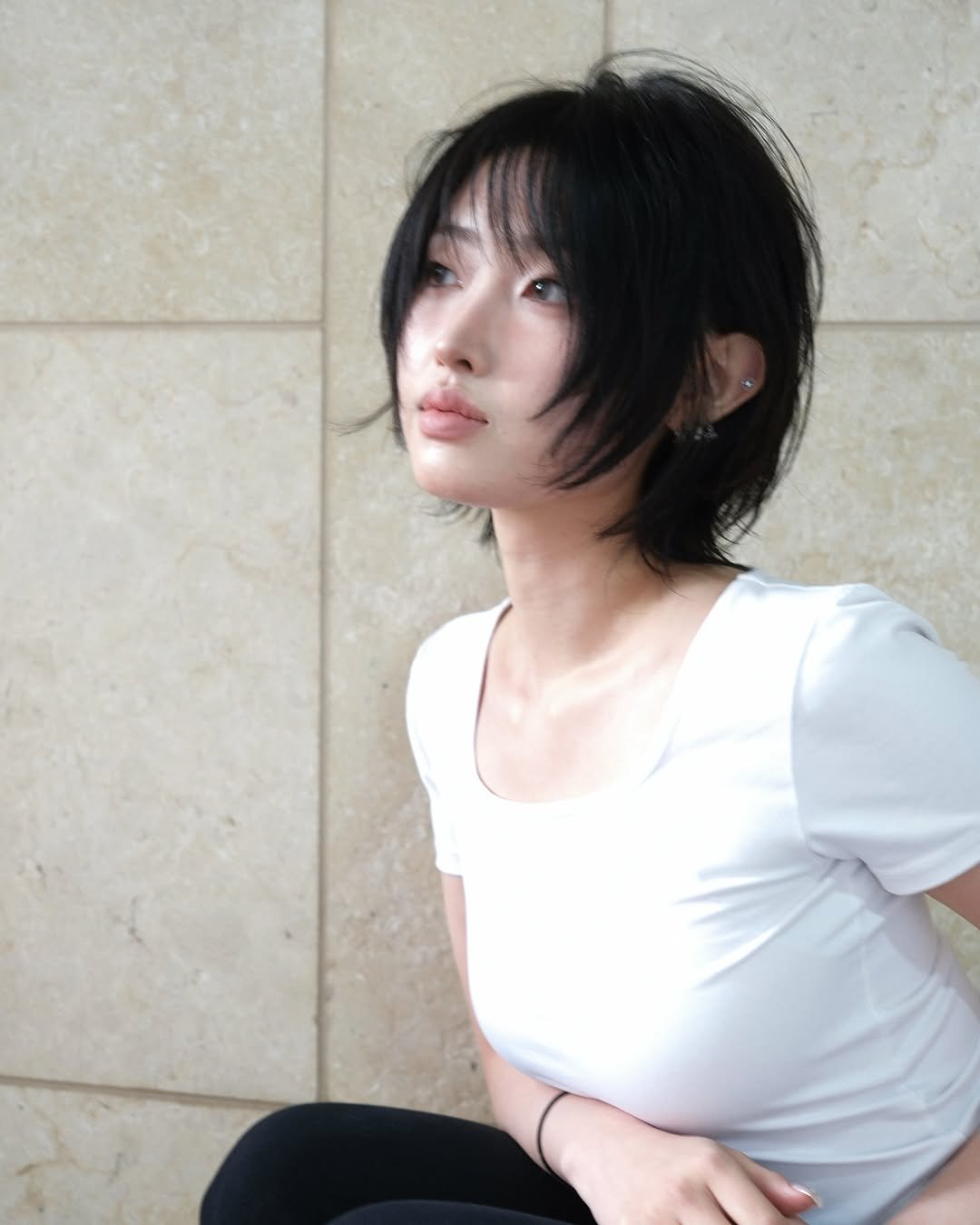 tg_leechan 게시물 이미지: vintage wave perm

러프한 텍스처와 컬감의 펌 디자인

손질도 쉬워요...