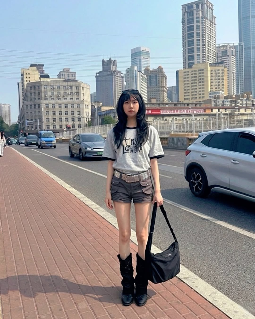th2__a 게시물 이미지: 요즘 데일리룩과 촬영 코디의 비밀! 🤫
바로 내 손안의 모바일 쇼룸, 브랜더진 옷장...