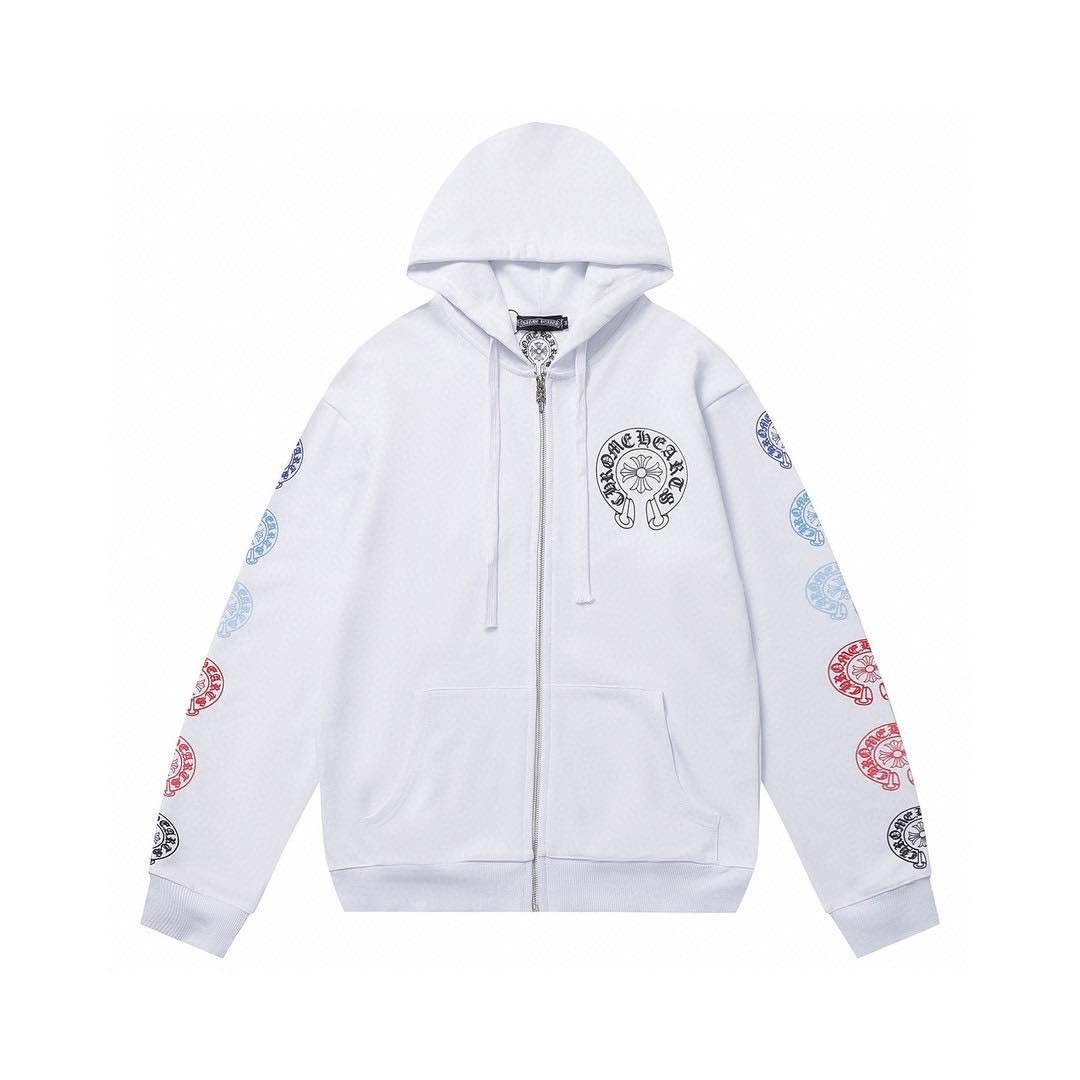 Photo by TH_VINTAGE_ on November 02, 2025. May be an image of parka, sweatshirt, jacket and text.