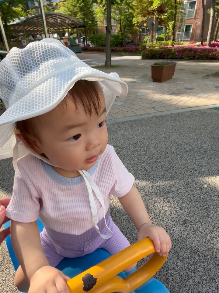 thank_u_girl 게시물 이미지: 와아아 여름이다!! 🌱 
봄 건너뛰고 여름이다!! ☀️

햇빛 강해지니까 외출할 때...