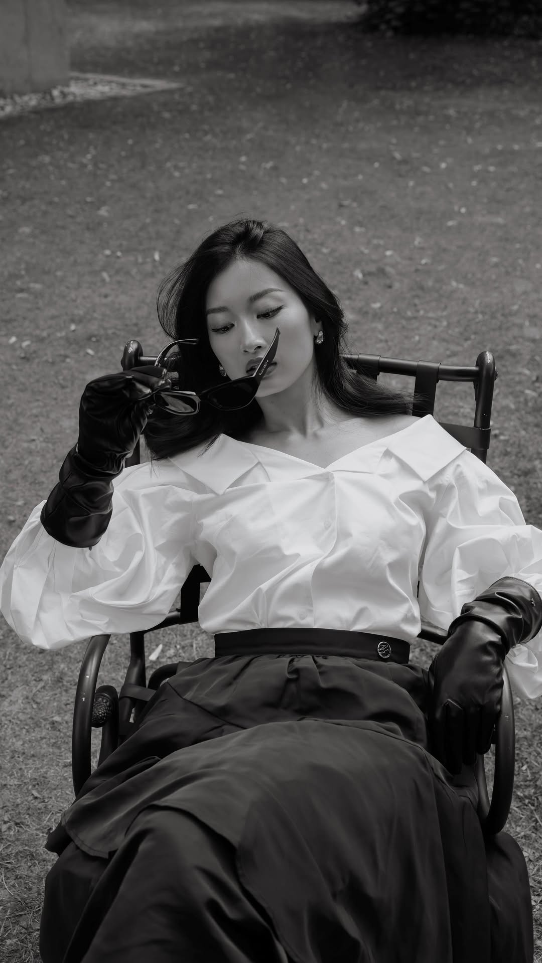 thanya 게시물 이미지: shades of black 🖤