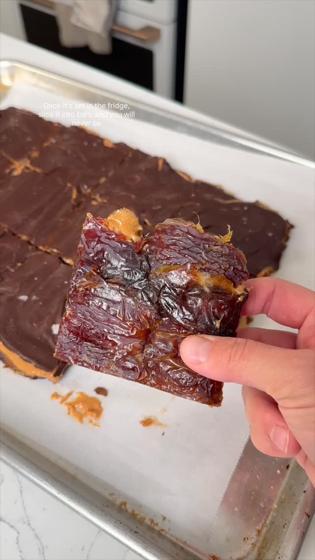 that.veganbabe 게시물 이미지: Mamas did you eat your 5 dates a day!? I don’t...