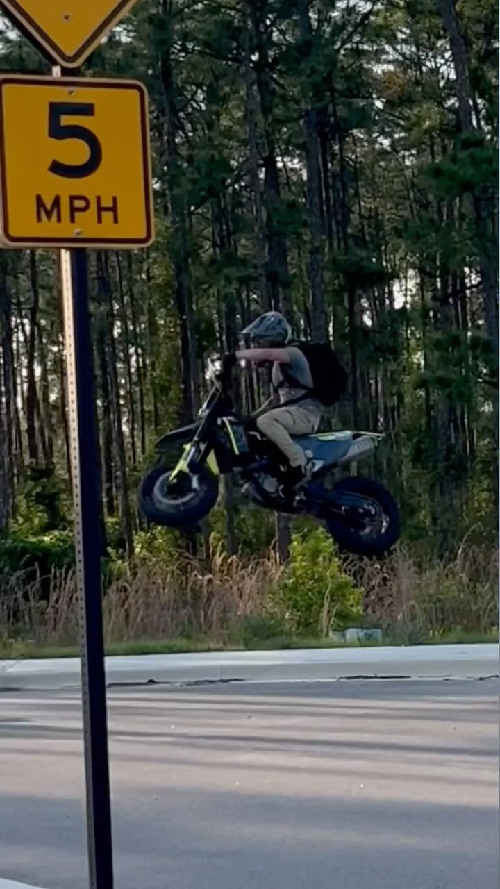 that_irish_guy31 게시물 이미지: I mean why have a supermoto if you don’t jump...