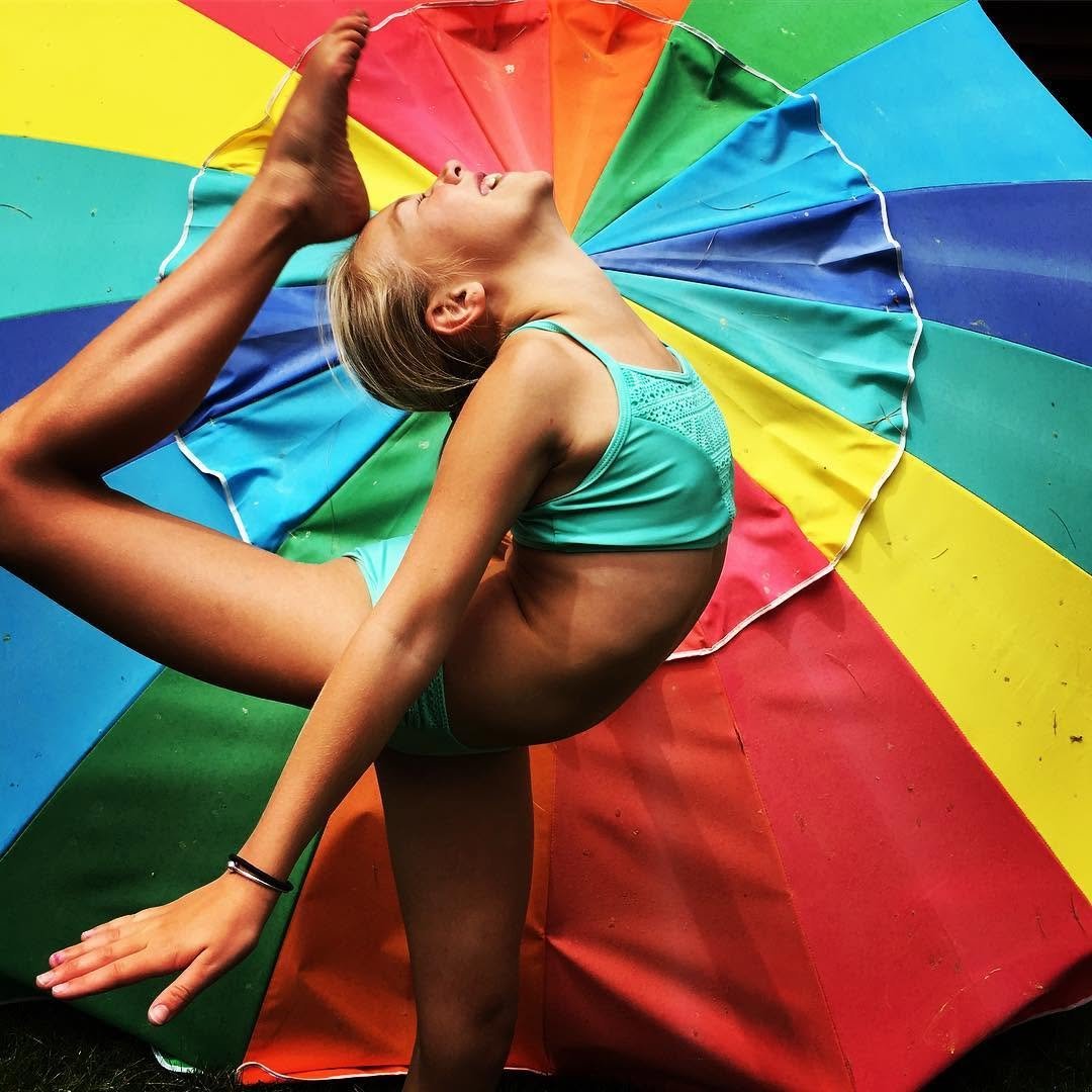 the.scoop 게시물 이미지: Rainbow Umbrellas 🌸👙