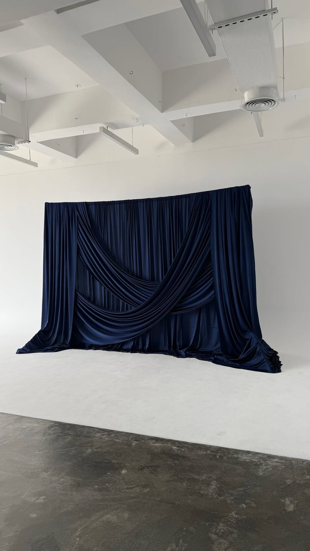 the803studios 게시물 이미지: a royal draping ✨

#lightingsetup...