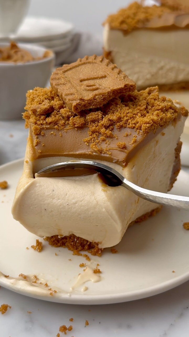 the_bananadiaries 게시물 이미지: Creamy NO BAKE Biscoff Cheesecake!! With just...