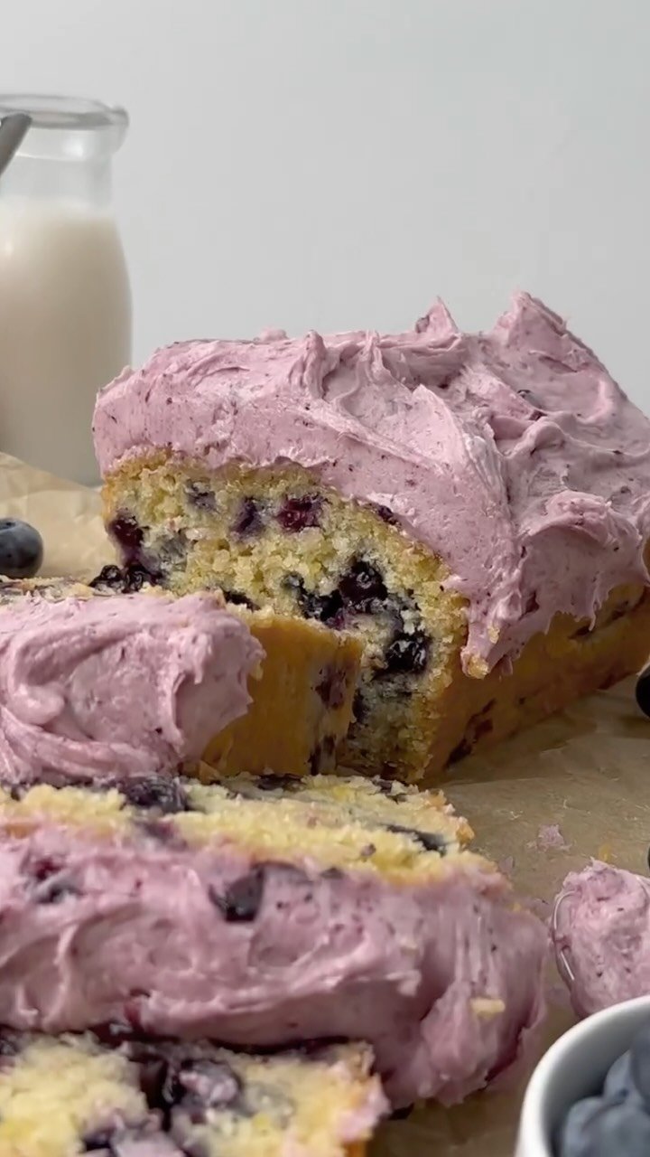 the_bananadiaries 게시물 이미지: One Bowl MOIST Lemon Blueberry Loaf Cake!!...