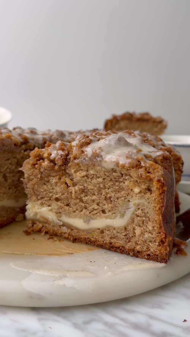 the_bananadiaries 게시물 이미지: MOIST Banana ‘Cream Cheese’ Crumb Cake!! This...