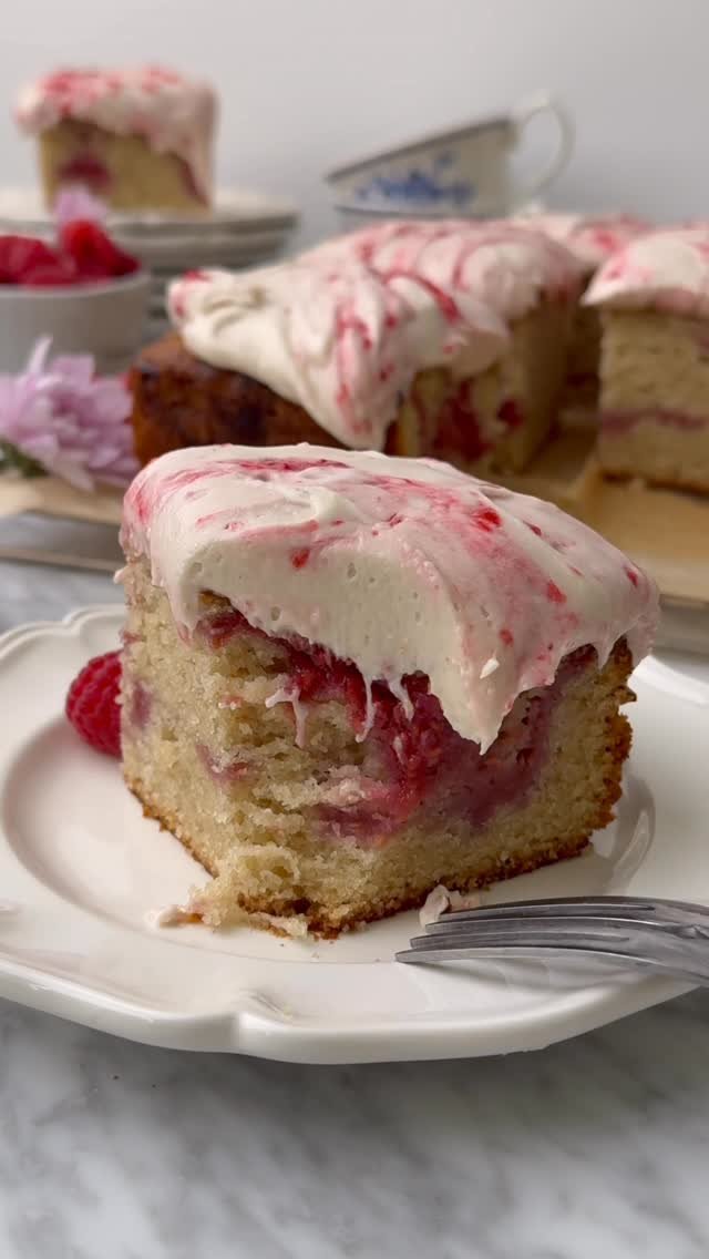 the_bananadiaries 게시물 이미지: MOIST One Bowl Raspberry White Chocolate...