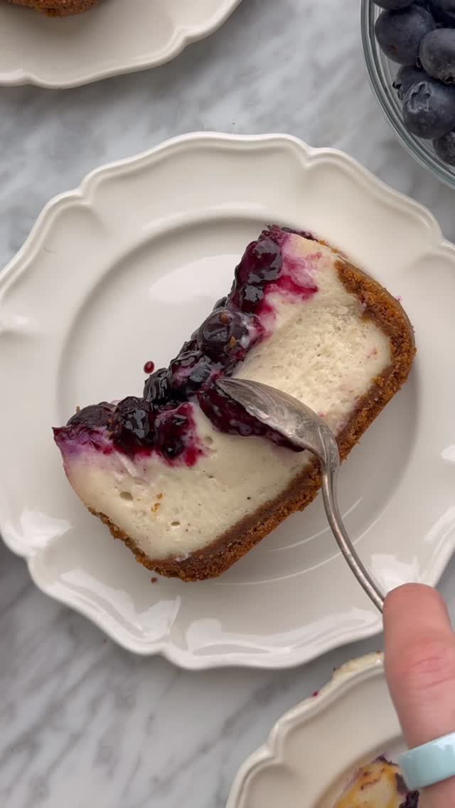the_bananadiaries 게시물 이미지: Small Batch Blueberry Basque-Inspired...