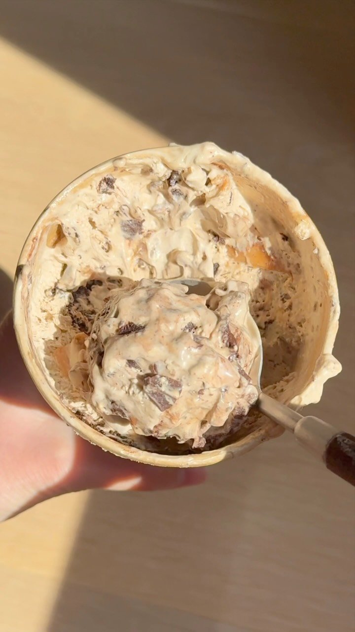 the_bananadiaries 게시물 이미지: No Churn Brownie Fudge Coffee Toffee Bar...