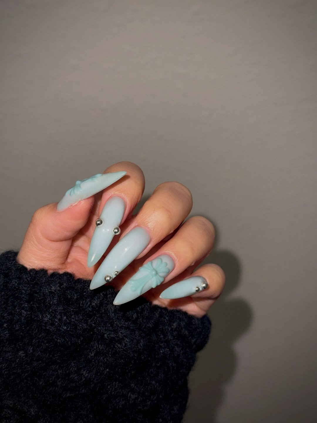 the_choongjangnail_sm 게시물 이미지: 네일계의 두쫀쿠... #크롬몰드 
저희샵에서도 시술 가능합니다🩵

몰드는 당일제작도...