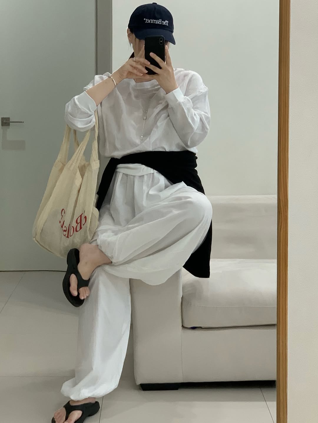 the_juni_ 게시물 이미지: 만삭임산부도 나영언니 따라입기!!
내스탈이야!!🖤🤍
배 조임 없는게...