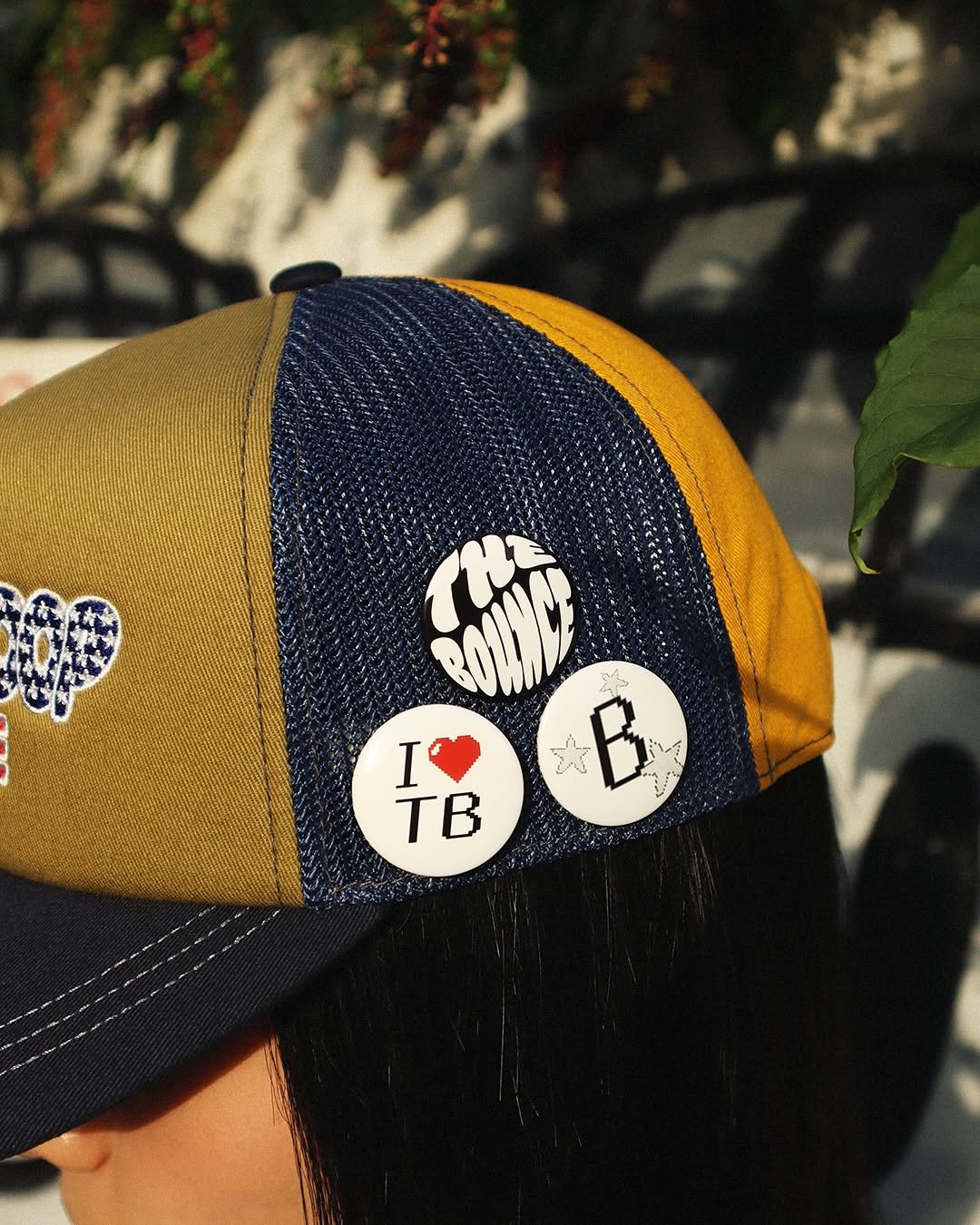 Photo by 더바운스 on September 05, 2025. May be an image of button, hat, beret and text.