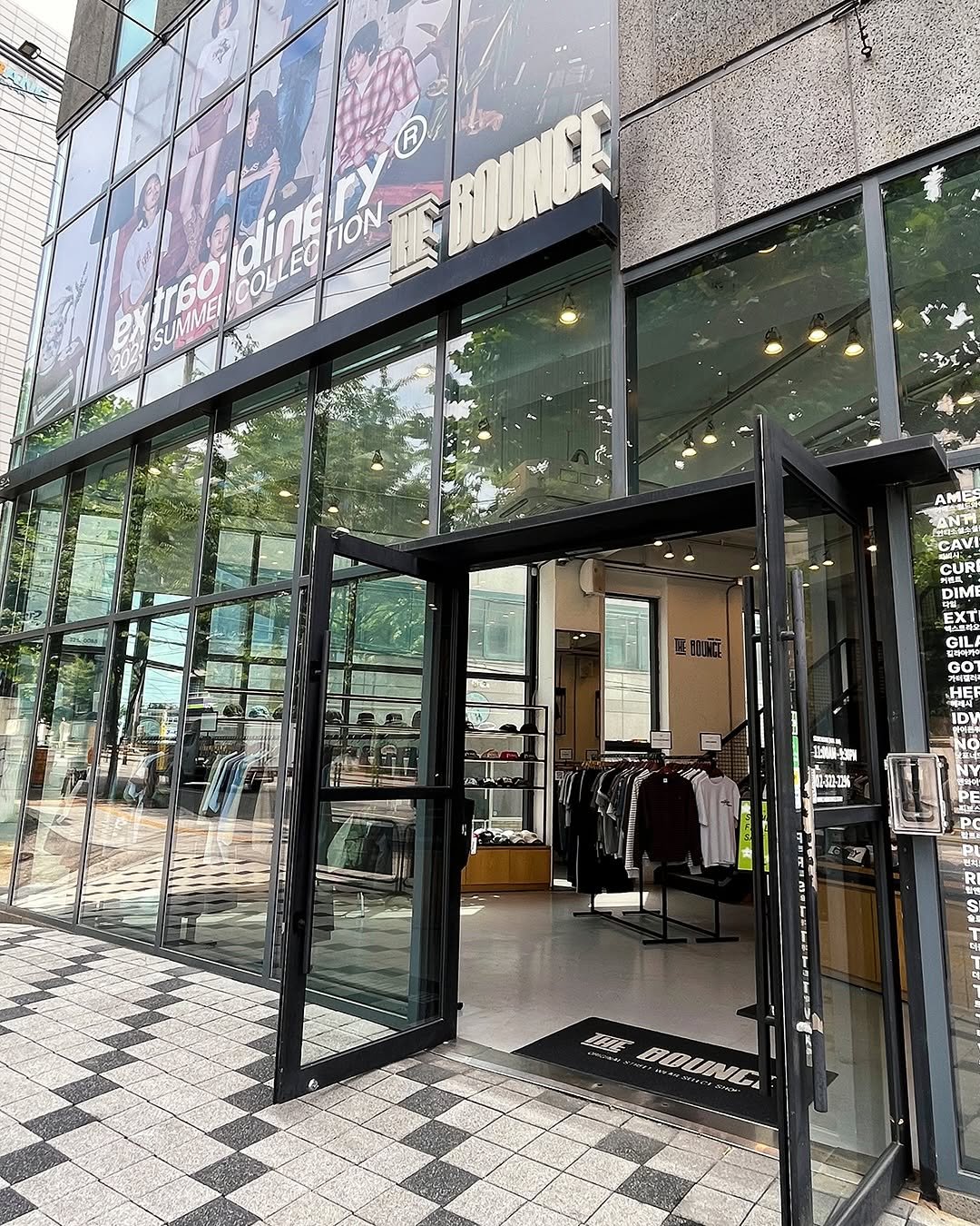 Photo by 더바운스 on September 03, 2025. May be an image of signboard, display case and text.