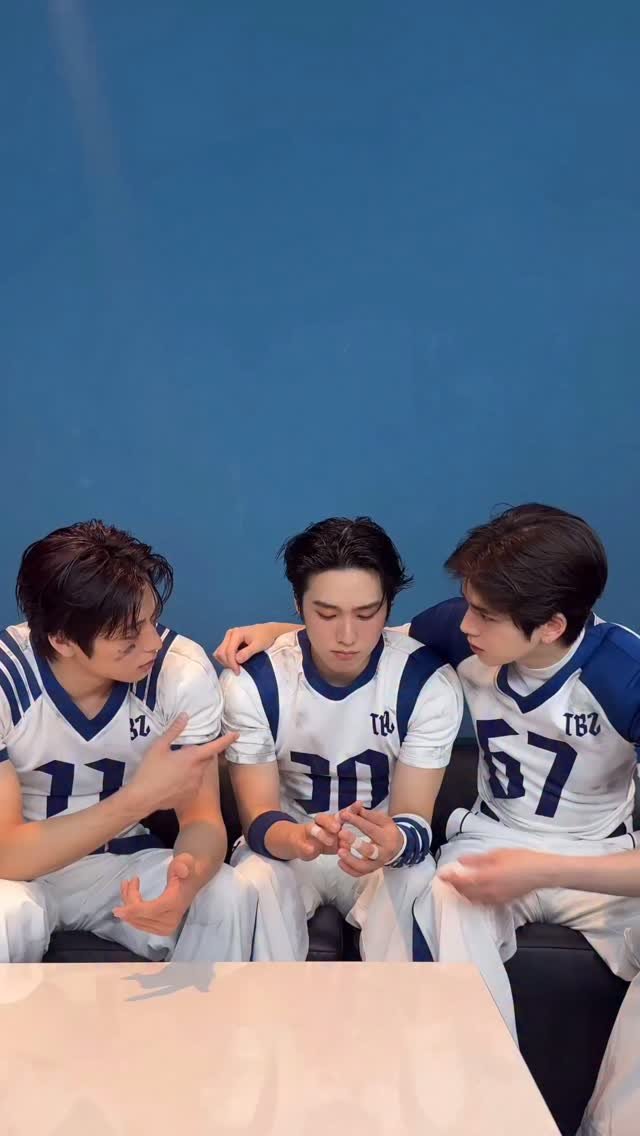 theboyz_officl 게시물 이미지: Watch out🏉

#THEBOYZ #더보이즈
#JACOB #YOUNGHOON #JUYEON