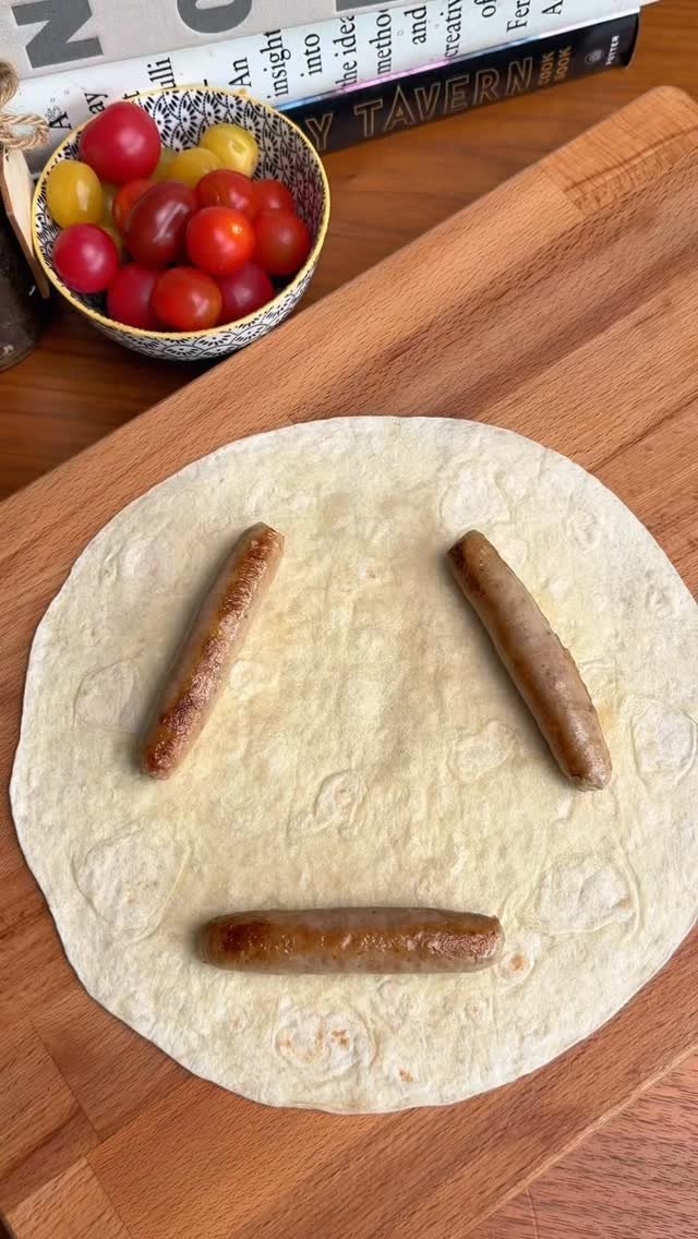 thechefoutwest 게시물 이미지: Sausage stuffed crust tortilla breakfast pizza...