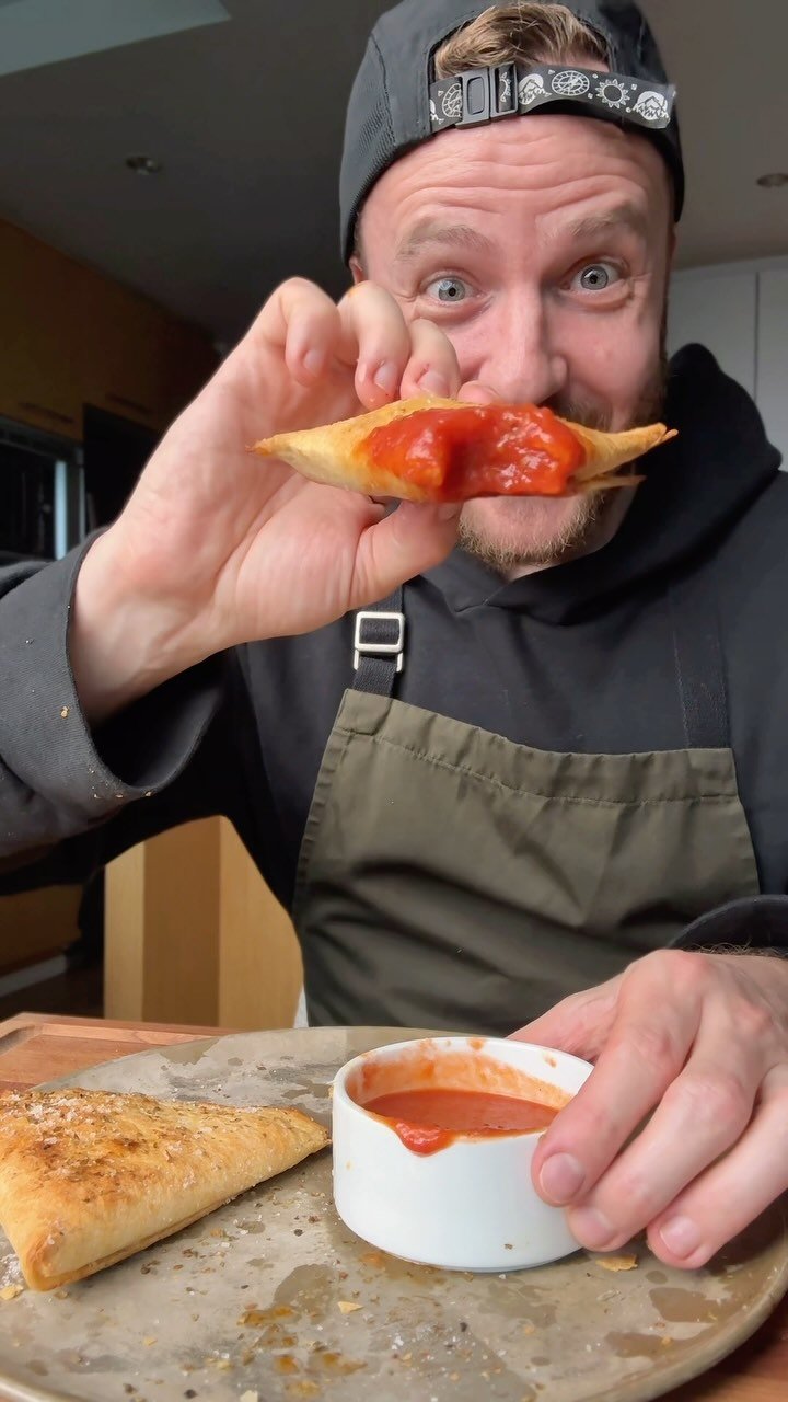 thechefoutwest 게시물 이미지: Frozen pizza rolls are dead! 🍕🔥

Say hello to...