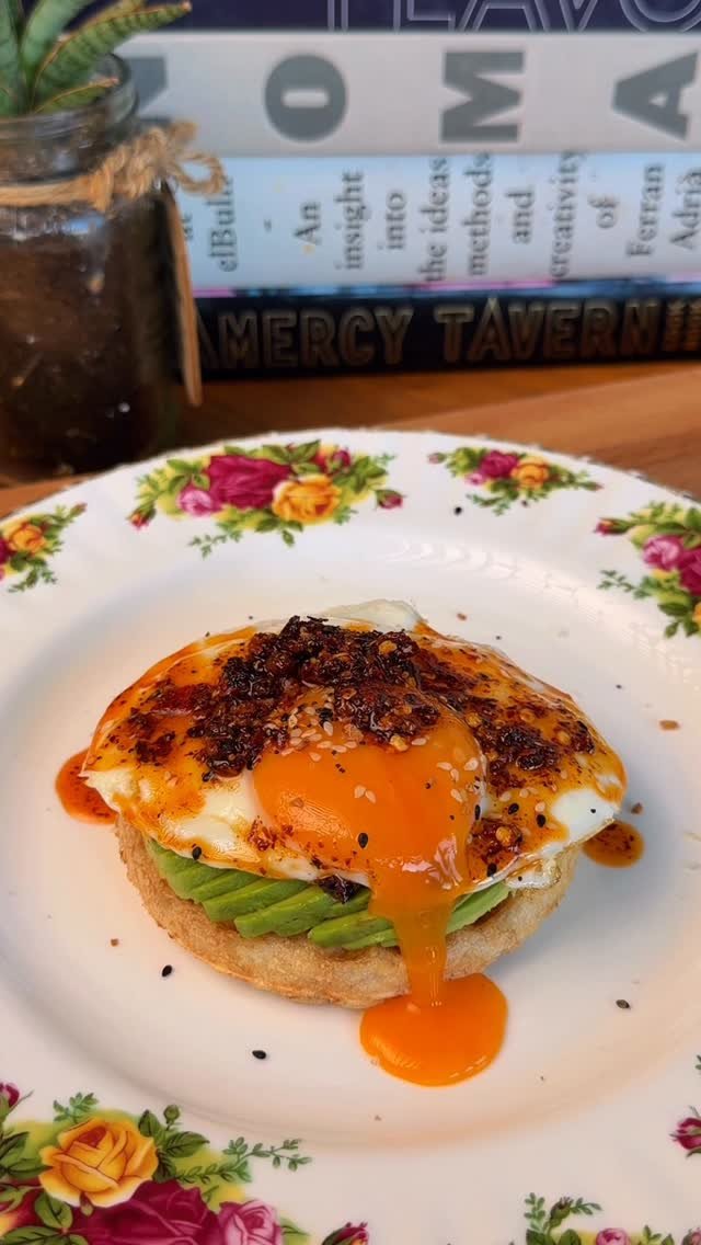 thechefoutwest 게시물 이미지: Leftover rice waffle with avocado, fried egg...