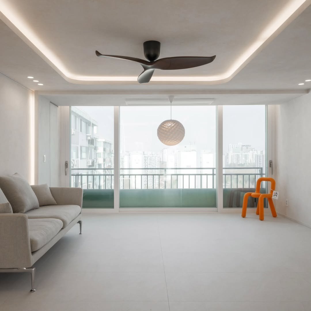 Photo by 인테리어의 첫시작 엔트런스에서부터ㅣ(주) 디엔트런스 on August 09, 2025. May be an image of lighting, furniture, living room, indoors and text.