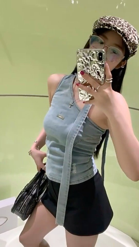 thefactorial_kr 게시물 이미지: 더팩토리얼 new!

원오프숄더 데님 타이 나시탑💙

가을 오기전에 입기 좋은 타이...