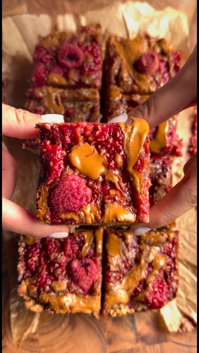 thefoodmedic 게시물 이미지: Peanut Butter and Jam Breakfast Blondies!!...
