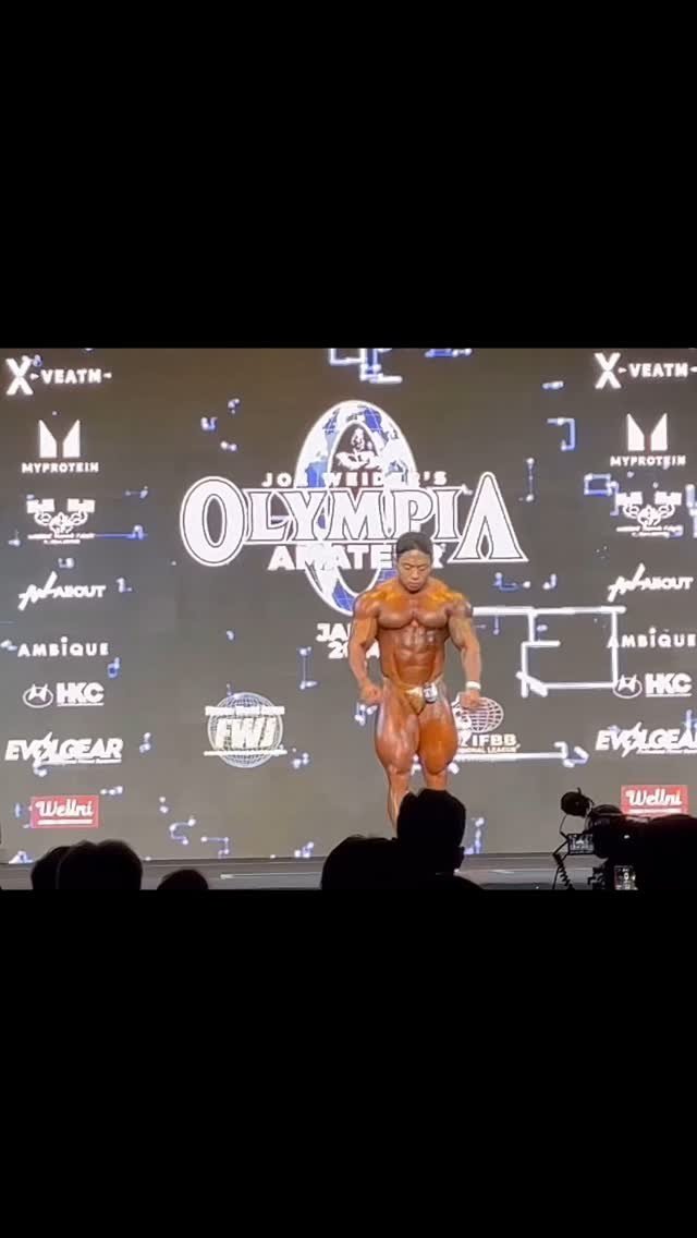 thegiantkiller_ifbbpro 게시물 이미지: #happynewyear2025 
#bodybuilding...